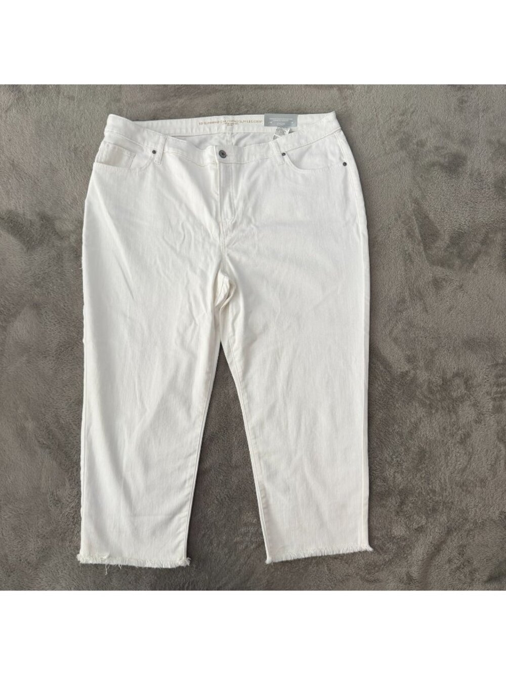 Chico's So Slimming White Girlfriend Slim Straight Leg Jeans 4 US 20 *flaw